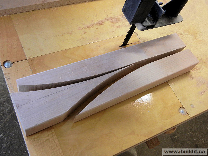 cut a curve with a bandsaw